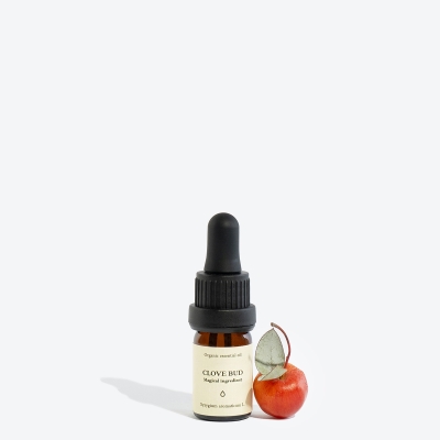 Clove bud essential oil SMELLS LIKE SPELLS Syzygium aromaticum L